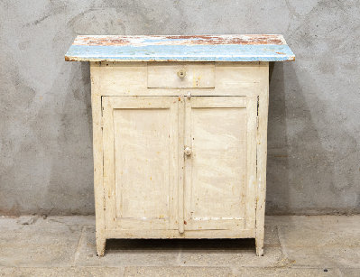 Старинная кухонная тумба
