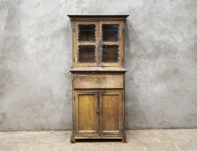 Старинный деревенский буфет