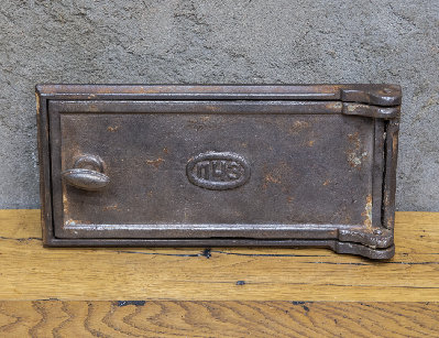 Старинная печная дверка