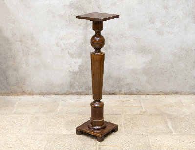 Старинная подставка колонна