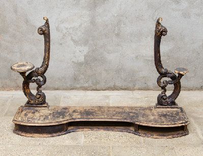 Старинное основание для псише