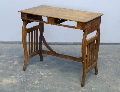 Антикварный письменный стол модерн