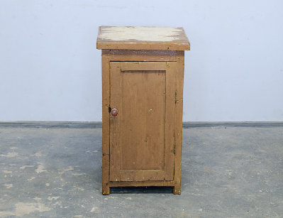 Старинная деревенская тумба