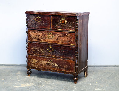 Старинный комод