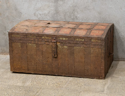 Старинный сундук