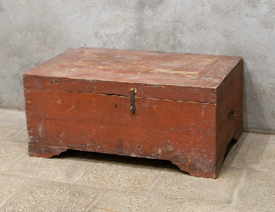 Старинный сундук