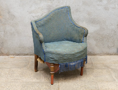 Старинное будуарное кресло 19 века