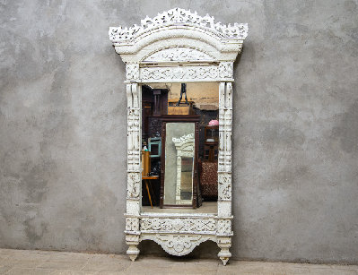 Старинный наличник с зеркалом