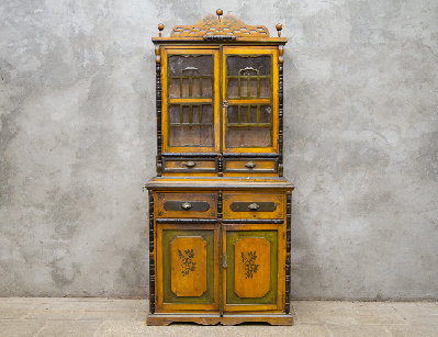 Старинный буфет