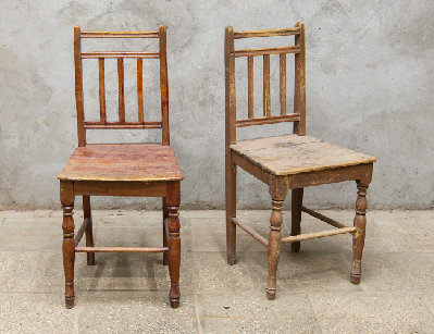 Старинные деревенские стулья