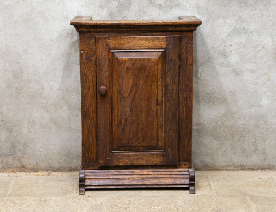 Старинная дубовая тумба