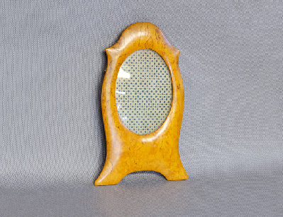 Антикварная рамка карельской берёзы