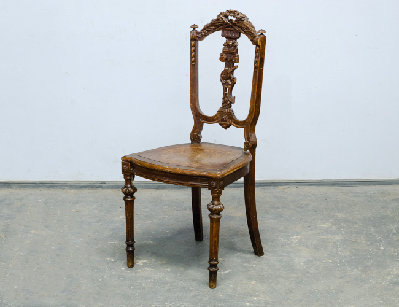 Антикварный резной стул 19 века