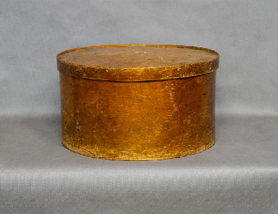 Старинная шляпная коробка