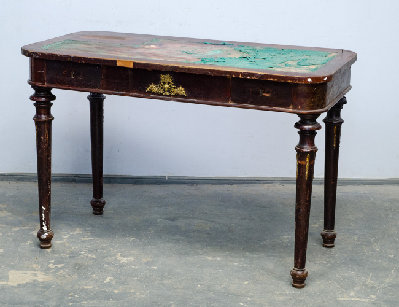 Антикварный письменный стол