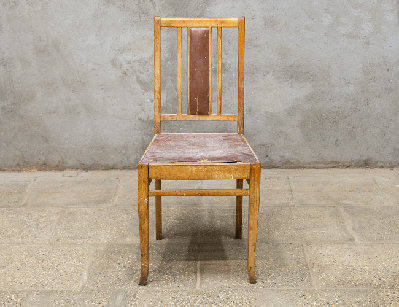 Старинный конторский стул