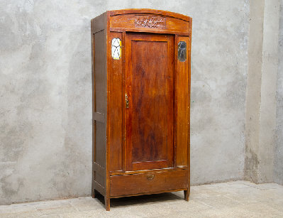 Старинный дубовый платяной шкаф
