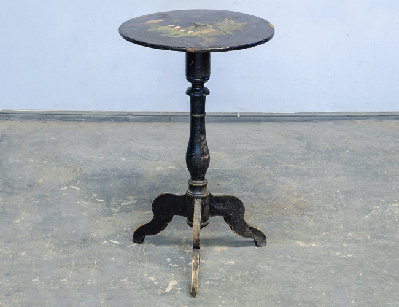 Старинный столик шинуазри