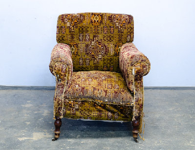 Антикварное покрывное кресло