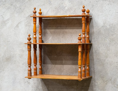 Старинная навесная полка-этажерка