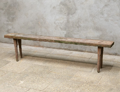 Старинная деревенская лавка