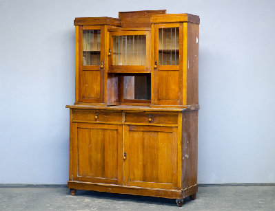 Старинный буфет