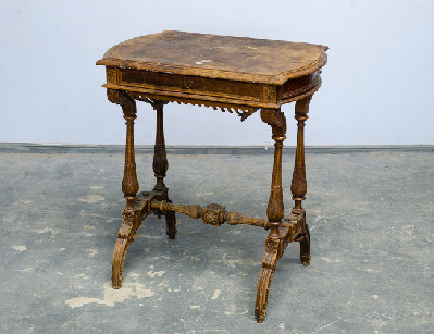 Антикварный стол для рукоделия 19в