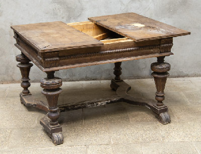 Старинный дубовый обеденный стол 19 века