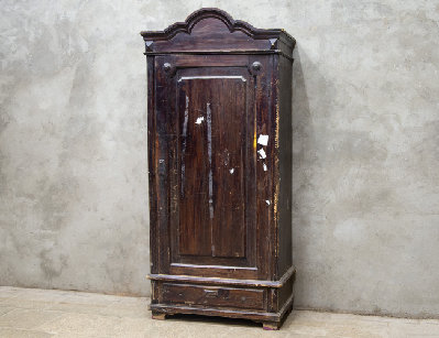 Старинный платяной шкаф