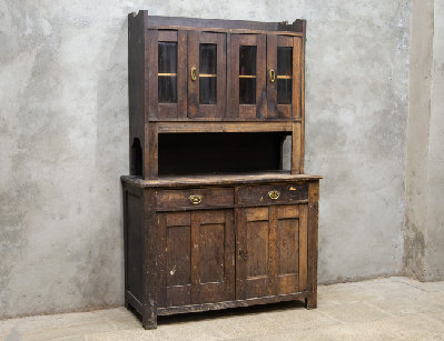 Старинный дубовый буфет