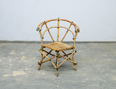 Старинное угловое бамбуковое кресло