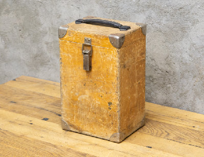 Старинный кофр от оборудования