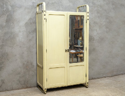 Антикварный платяной шкаф, Коломан Мозер