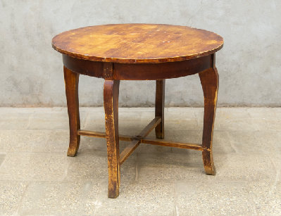 Старинный круглый обеденный стол