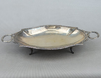 Старинный поднос на ножках