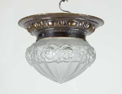 Старинный потолочный светильник