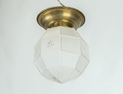 Старинный потолочный светильник