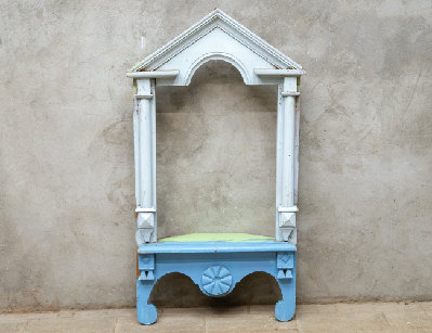 Старинный красный угол