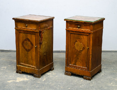 Старинные тумбы красного дерева