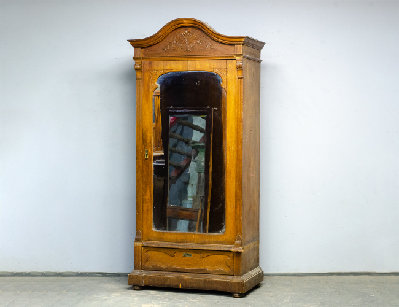 Антикварный бельевой шкаф, модерн