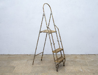 Старинная стремянка