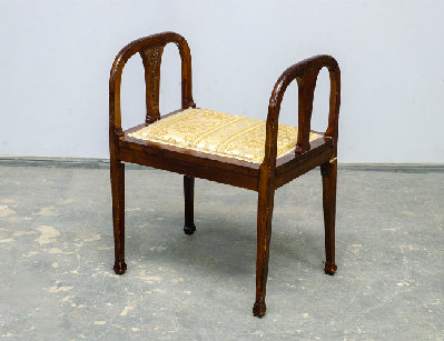 Старинная банкетка в стиле модерн