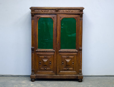 Дубовый кабинетный шкаф 19 века