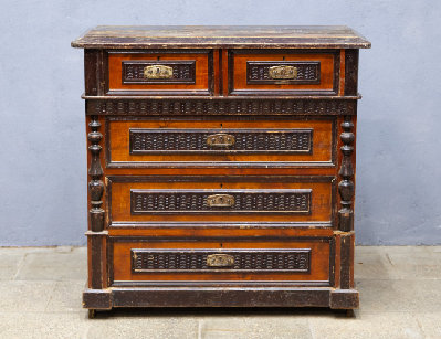 Старинный комод