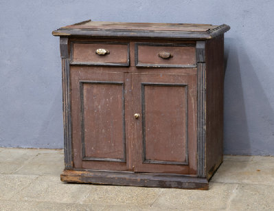 Старинная тумба