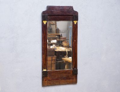 Антикварное настенное зеркало