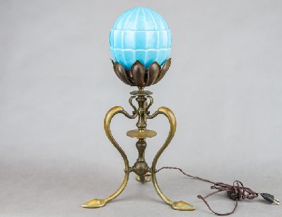 Антикварная настольная лампа Лилия