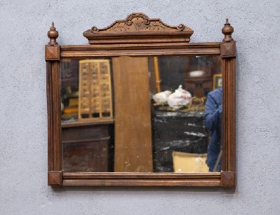 Старинное настенное зеркало