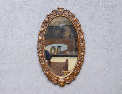 Старинное настенное зеркало