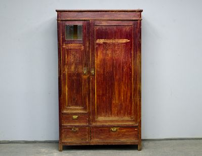 Старинный платяной шкаф